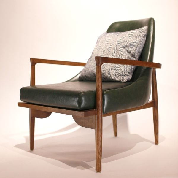  LEATHER/FELT/VELVET UPHOLSTERED SINGLE CHAIR 