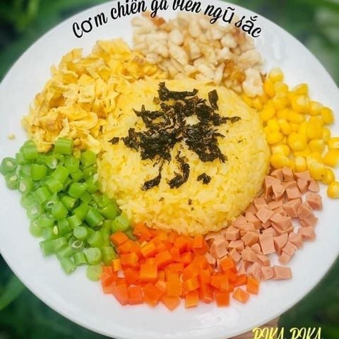 Cơm chiên gà viên pika