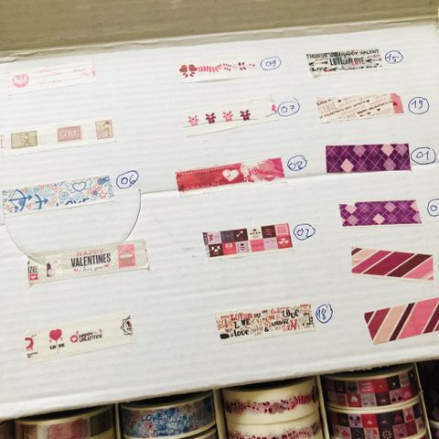  Băng giấy trang trí Toploader loại cuộn dài 500cm. mỗi cuộn trang trí được khoảng 15 toploader A7 