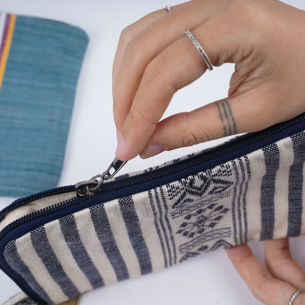  Piêu Brocade Rectangular Wallet 