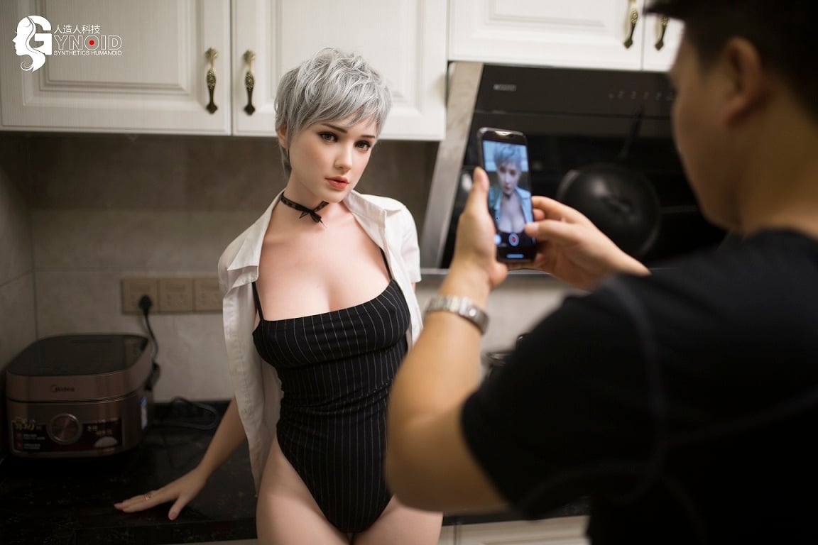  Búp bê tình dục silicon cao cấp giống thật Gynoid Laura 