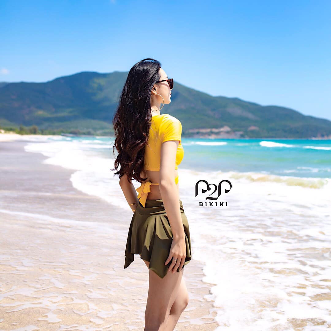 Đồ bơi tay ngắn croptop, váy xòe xanh rêu