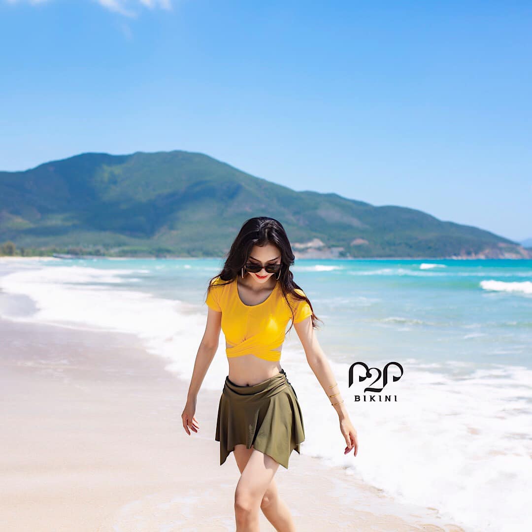 Đồ bơi tay ngắn croptop, váy xòe xanh rêu