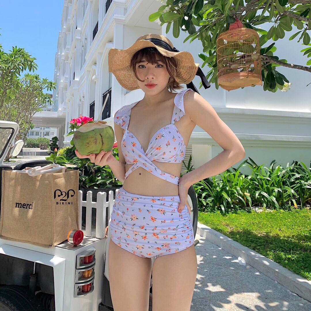 Bikini 2 mảnh push up tay bèo trắng