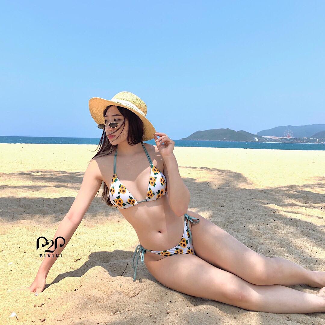 Bikini 2 mảnh áo mút mỏng cột dây họa tiết hoa