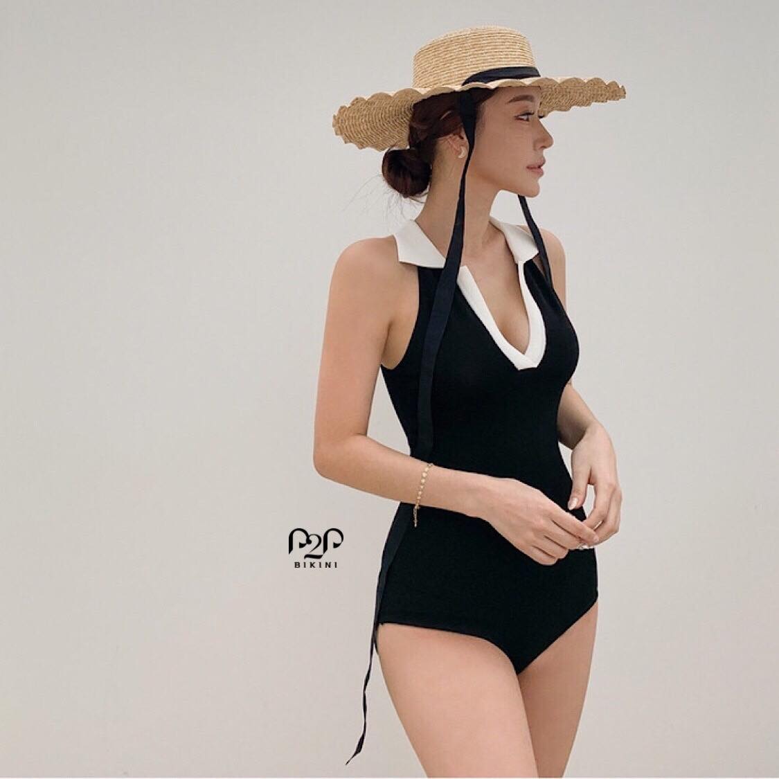 Monokini cổ bẻ basic đen