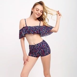 Đồ bơi hai mảnh áo tay bèo, quần short họa tiết hoa nhí