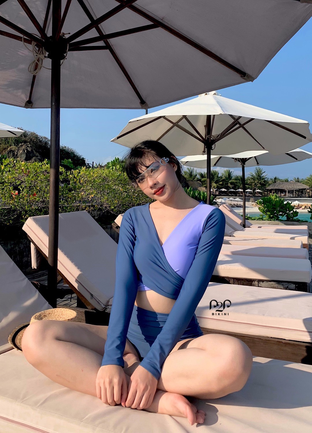 Bikini 2 mảnh áo croptop tay dài, quần lưng cao