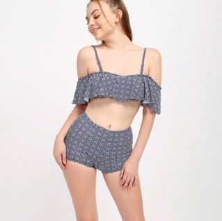 Đồ bơi hai mảnh áo tay bèo, quần short họa tiết hình học
