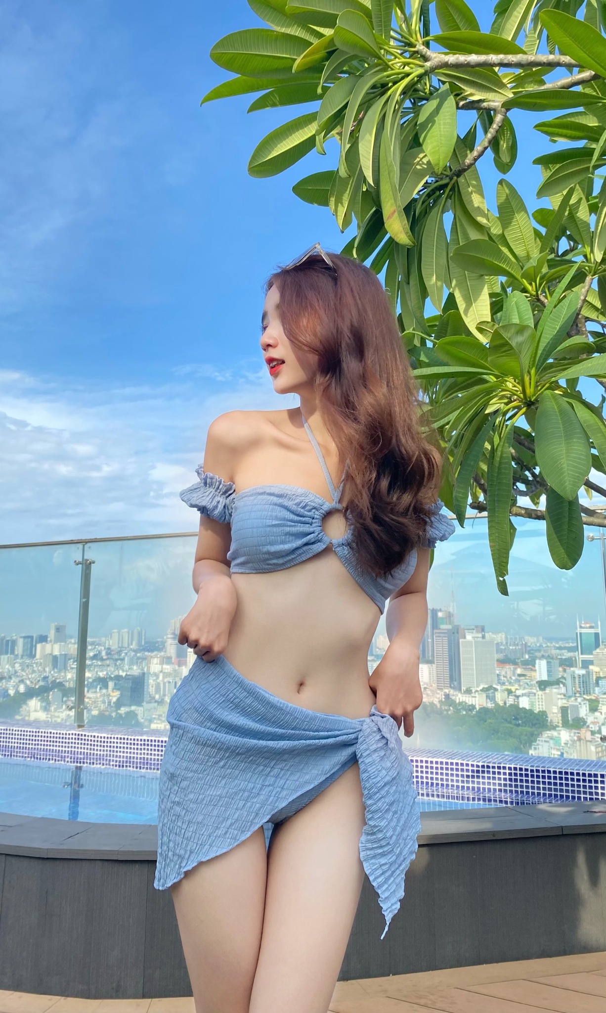 Set bikini 2 mảnh áo tay bồng kèm váy xanh biển
