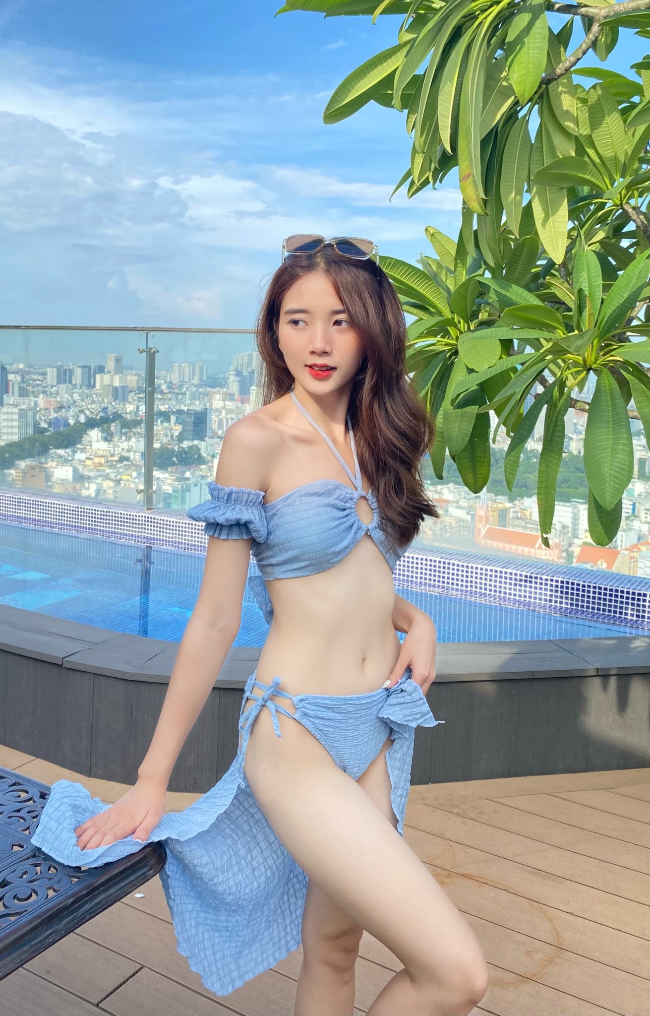 Set bikini 2 mảnh áo tay bồng kèm váy xanh biển