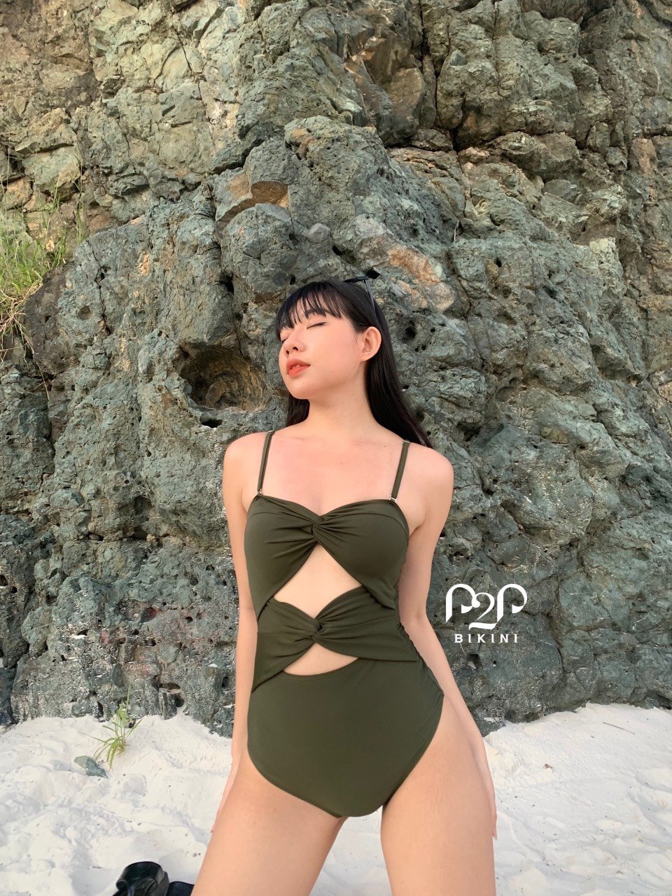 NEW ARRIVAL - Monokini cut out hai dây xanh rêu