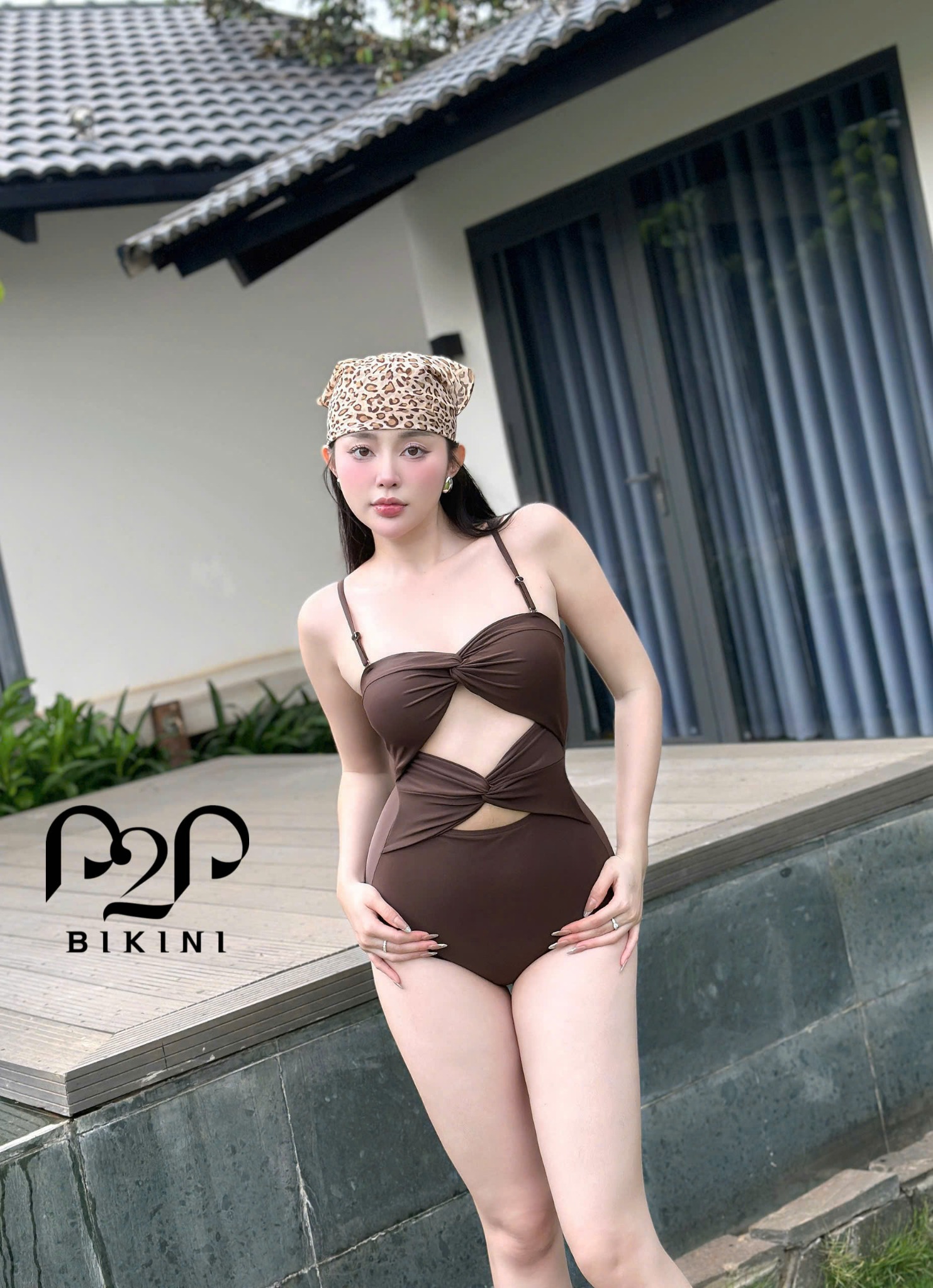 Monokini xoắn ngực nâu