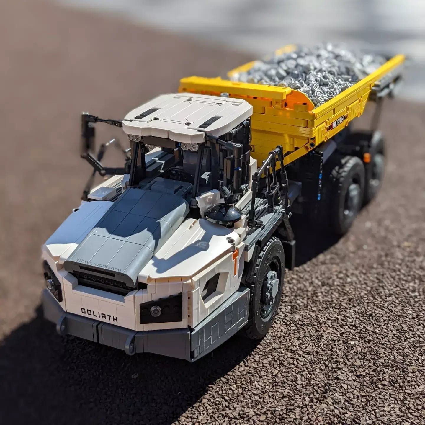  Mô Hình Nhựa 3D Lắp Ráp CaDA Xe Tải Tự Đổ 1:17 (3358 mảnh, Dump Truck, có motor) C61054 - LG0155 