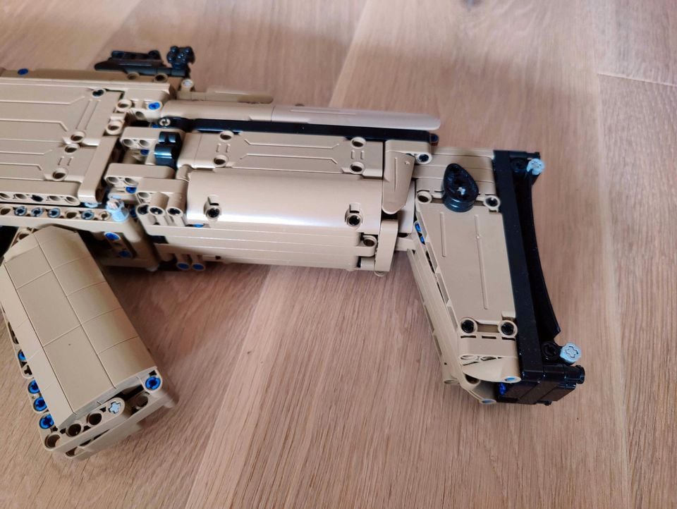  Mô Hình Nhựa 3D Lắp Ráp CaDA Súng Trường Tấn Công 17S (1406 mảnh, Assault Rifle) C81021 - LG0129 