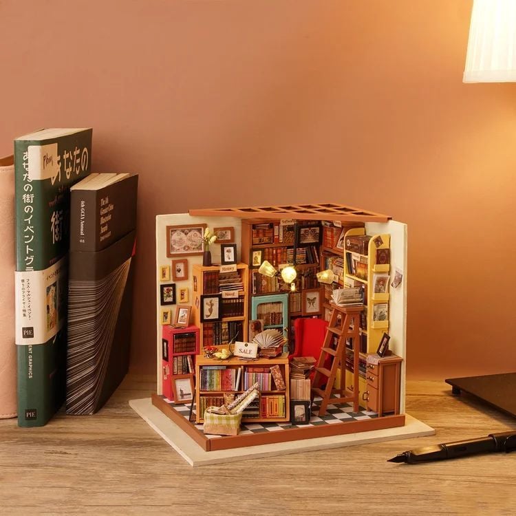  Mô Hình Gỗ 3D Lắp Ráp ROBOTIME DIY Dollhouse Nhà Tí Hon Sam's Study DG102 – WP041 