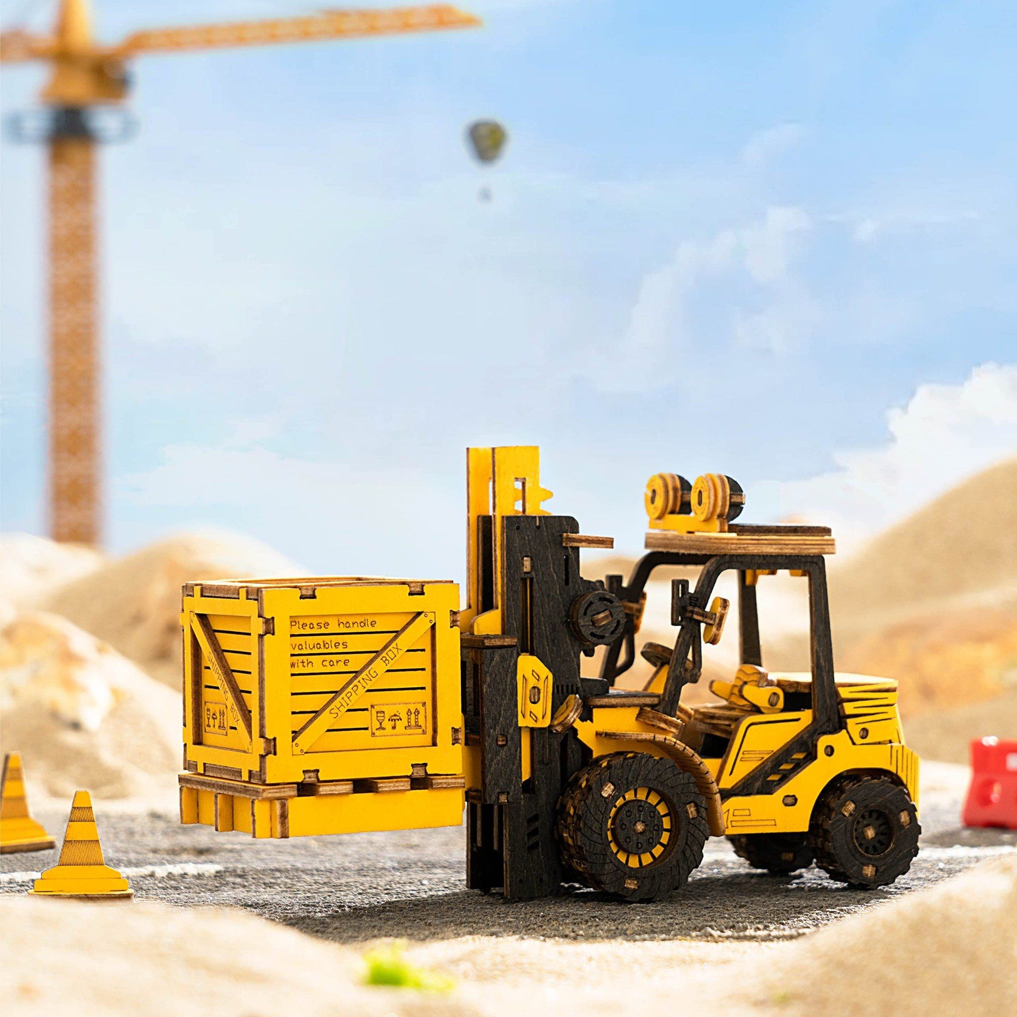  Mô Hình Gỗ 3D Lắp Ráp ROBOTIME ROKR Xe Nâng Hàng Hóa (139 mảnh, Forklift) TG413K – WP246 