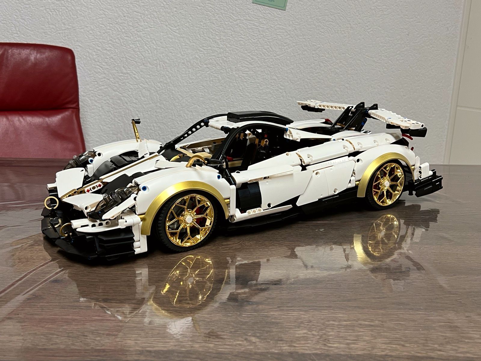  Mô Hình Nhựa 3D Lắp Ráp Kbox Siêu Xe Đua Pagani Huayrar R 10252 (3428 mảnh) 1:8 – LG0040 