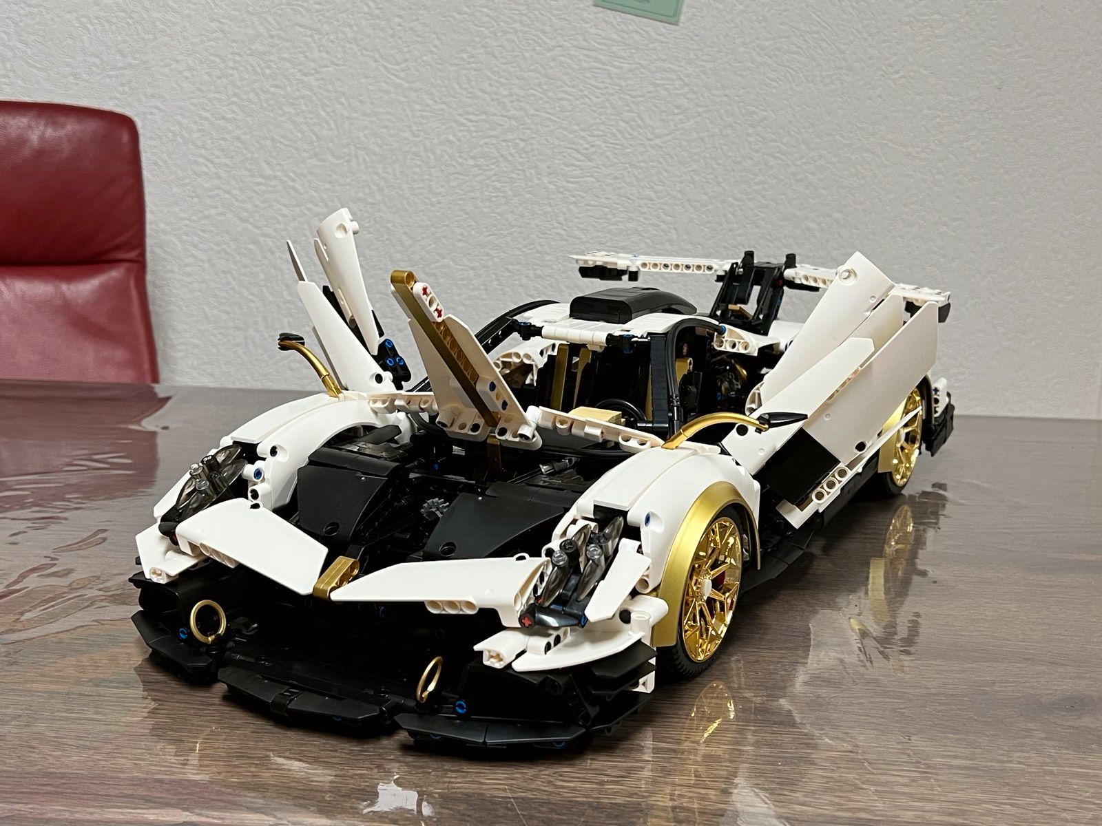  Mô Hình Nhựa 3D Lắp Ráp Kbox Siêu Xe Đua Pagani Huayrar R 10252 (3428 mảnh) 1:8 – LG0040 