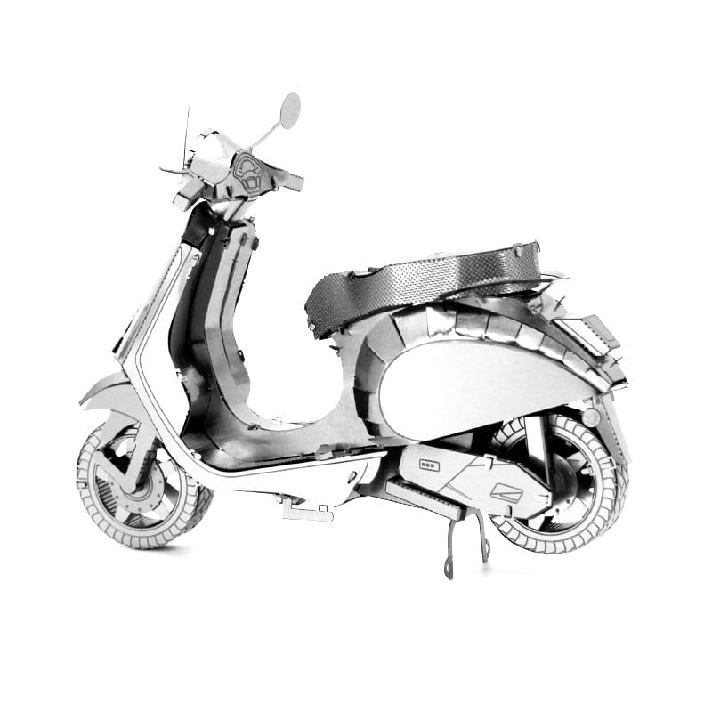 Ngắm chiếc Vespa cổ tiền tỷ có gần 800 chữ ký của nhà báo trên khắp Việt Nam