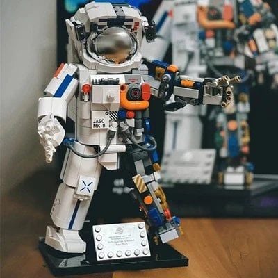  Mô Hình Nhựa 3D Lắp Ráp JAKI  Phi hành gia (900 mảnh, Astronaut) JK9106 - LG0167 