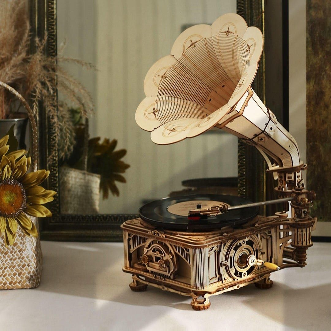  Mô Hình Gỗ 3D Lắp Ráp ROBOTIME ROKR Máy Nghe Nhạc Đĩa Than Cổ Điển (424 mảnh, Classic Black Gum Gramophone) LKB01 - WP205 
