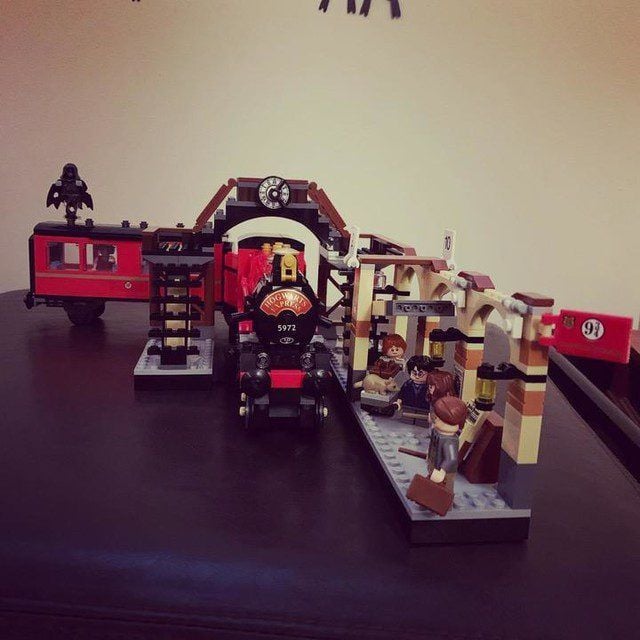  Mô Hình Nhựa 3D Lắp Ráp OEM Harry Potter Tàu Hogwarts Express (801 mảnh) 6060 - LG0135 
