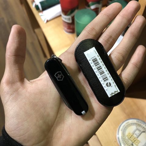  Dao xếp Đa Năng Victorinox Classic Đen 6223.3 