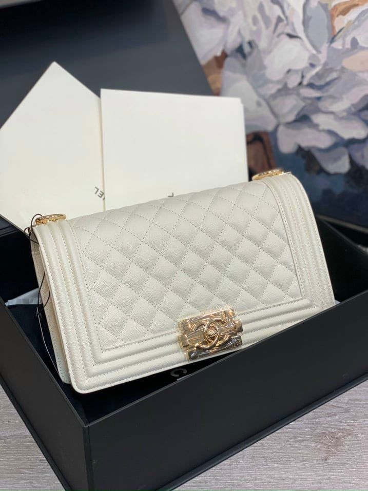 Chanel Boy white 