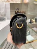  Medium Dior Bobby Bag (túi Dior) 
