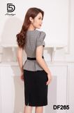  Peplum kẻ cổ V có đai eo hoa ngực 