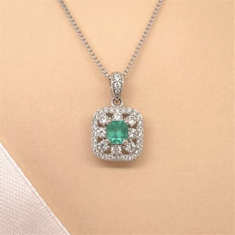 Mặt Dây Vàng K14WG đính Emerald Calista EPD70222