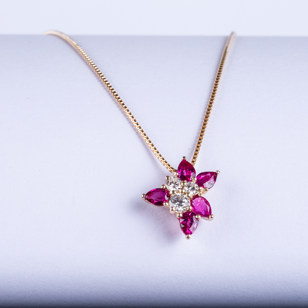  Mặt dây chuyền vàng K14YG gắn đá Ruby Calista Đá Màu ADPD05155 