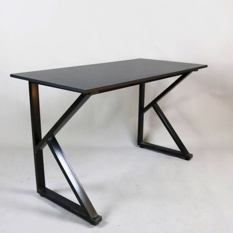 Bàn Gaming chữ K 1m4 | Khung đen, mặt đen