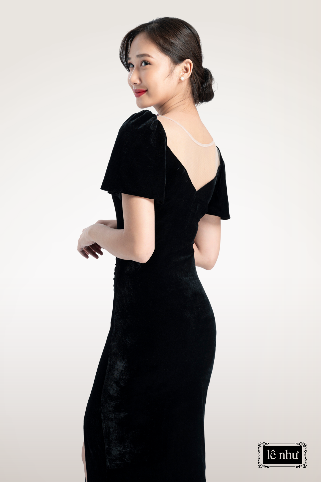 Váy lụa pha lưới Royale đen tuyền dài
