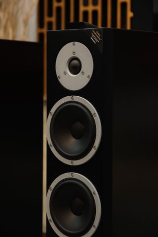 Dynaudio XEO 6 loa active giá tốt