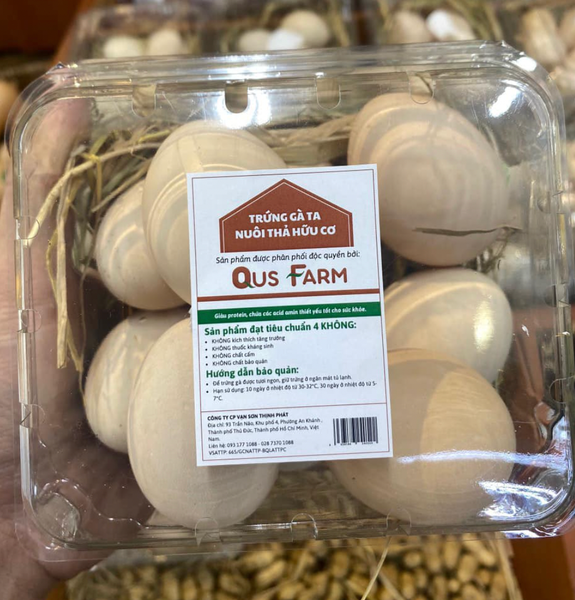 Trứng Gà Ta nuôi thả hữu cơ Qus Farm hộp 10 trứng