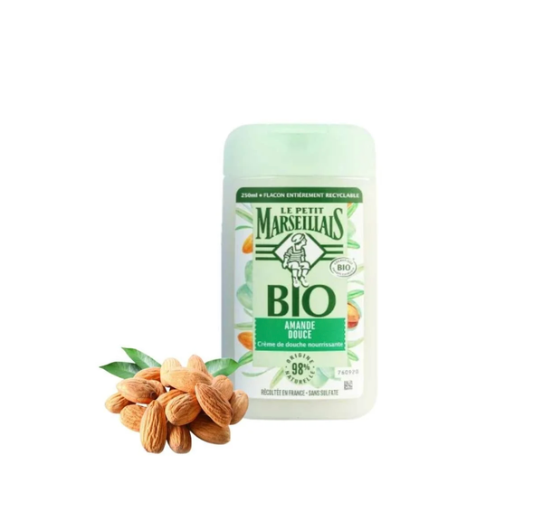 Sữa tắm 98% hữu cơ Le Petit Marseillais hạnh nhân chai 250 ml