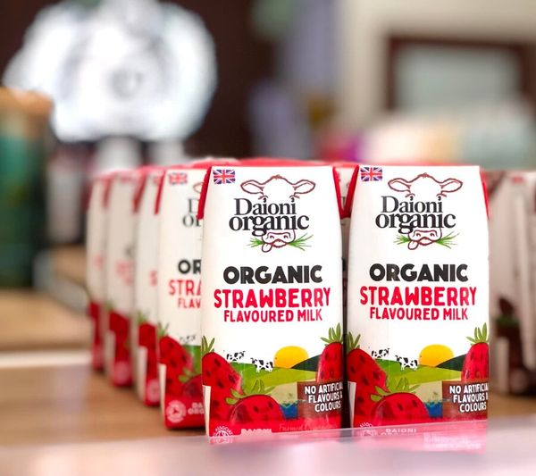 Sữa tươi hữu cơ vị dâu Daioni 200ml