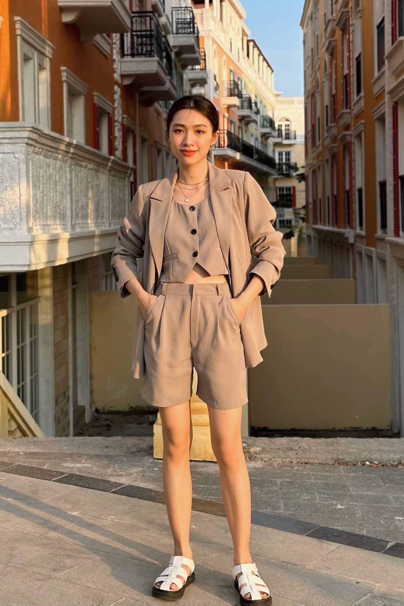  Ruby Shorts - Taupe 