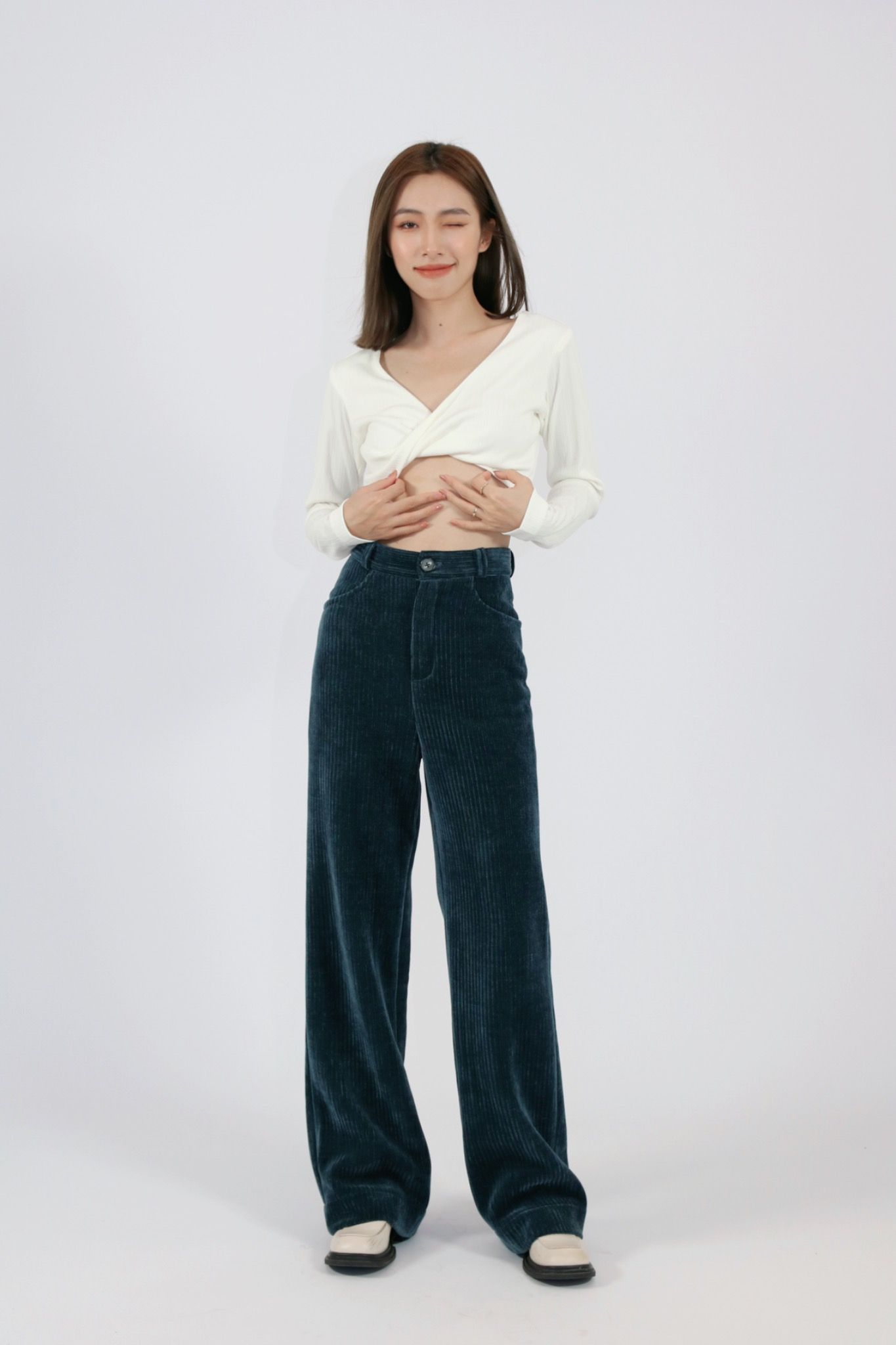  Spiral Wool Top - Trắng 