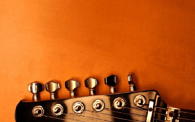 Dây đàn guitar của bạn không chơi đúng với giai điệu nữa