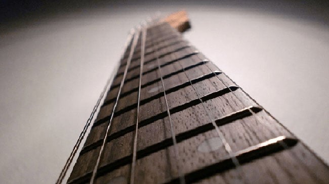 Các dây đàn có thể bị đứt vì phím đàn