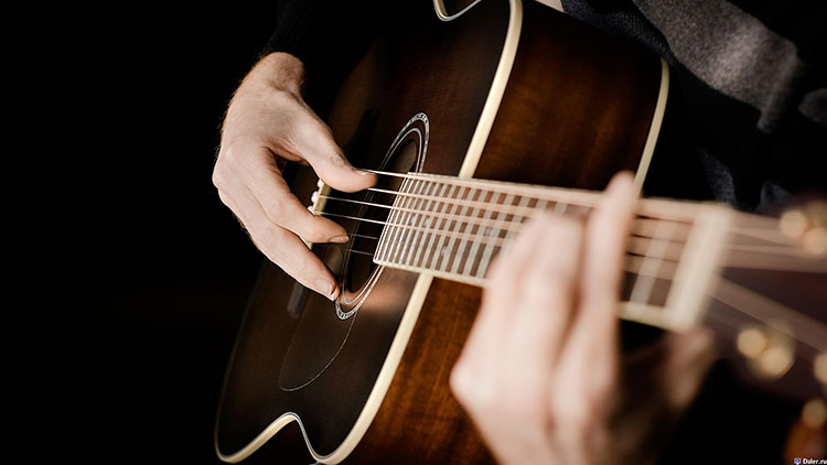 Bạn có biết…Chiếc gương là một dụng cụ rất tốt cho bạn thành nghệ sĩ guitar thành công?