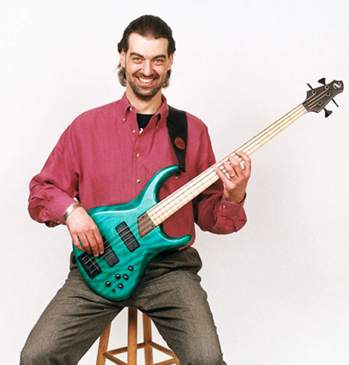 Cần đàn của guitar bass, giống như cần của bất kỳ guitar