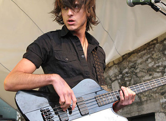 Guitar bass được xem là nền tảng tạo nên một bản hòa âm chính xác