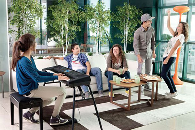 Roland giá 11.450.000 VNĐ giảm còn 10.880.000 VNĐ, tặng Roland RH-5