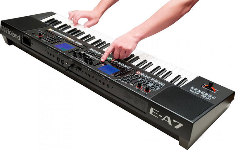 Roland E-A7 giá 26.150.000 giảm còn 24.840.000 VNĐ, tặng Roland RH-200