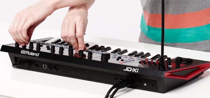  Roland keyboard JD-XI