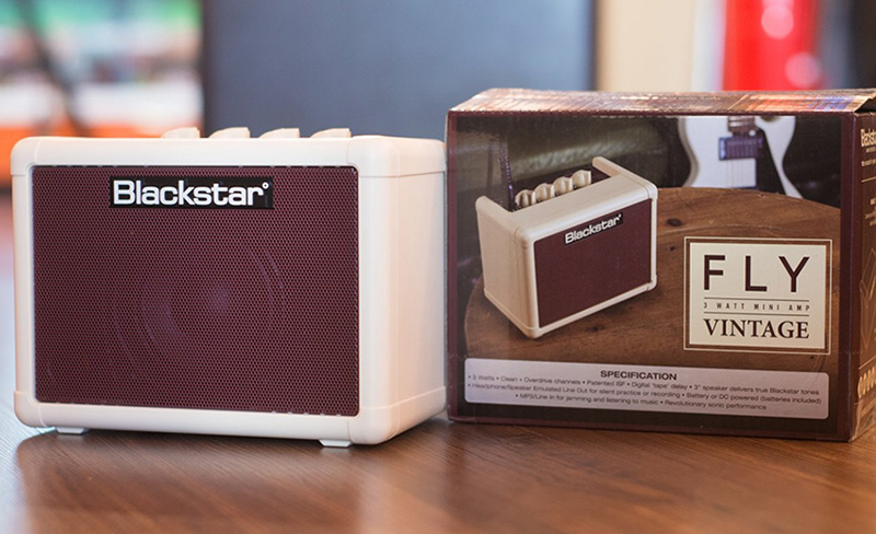 BlackStar Fly Vintage 3 Mini Guitar Amp có thiết kế nhỏ gọn